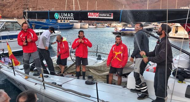 El «Sirius VI», de la Armada Española, campeón absoluto de la regata Huelva-La Gomera