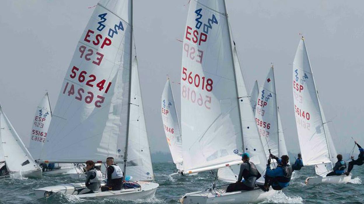 Fernando y Carlos Flethes levantan la Copa de Andalucía en Punta Umbría