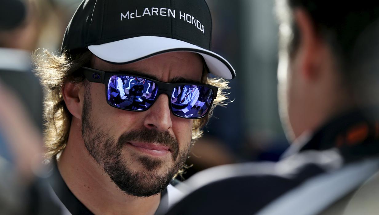 Fernando Alonso espera tener decidido su futuro dentro de un mes