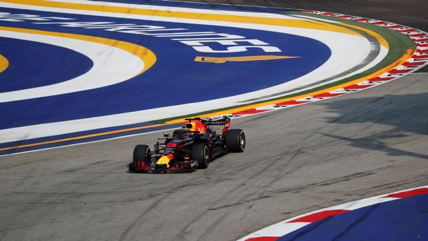 Red Bull lidera los primeros libres en Singapur