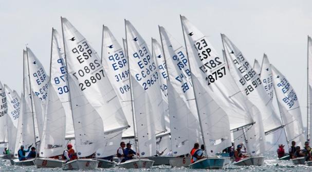 Malfalda Pires y Francisco Maia se colocan líderes en el Campeonato de España de Snipe