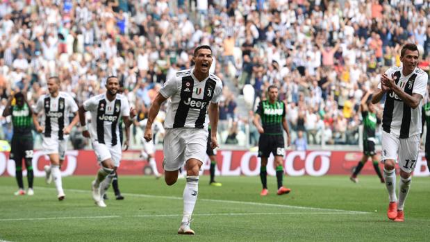 Cristiano marca sus primeros goles con la Juventus en la Serie A