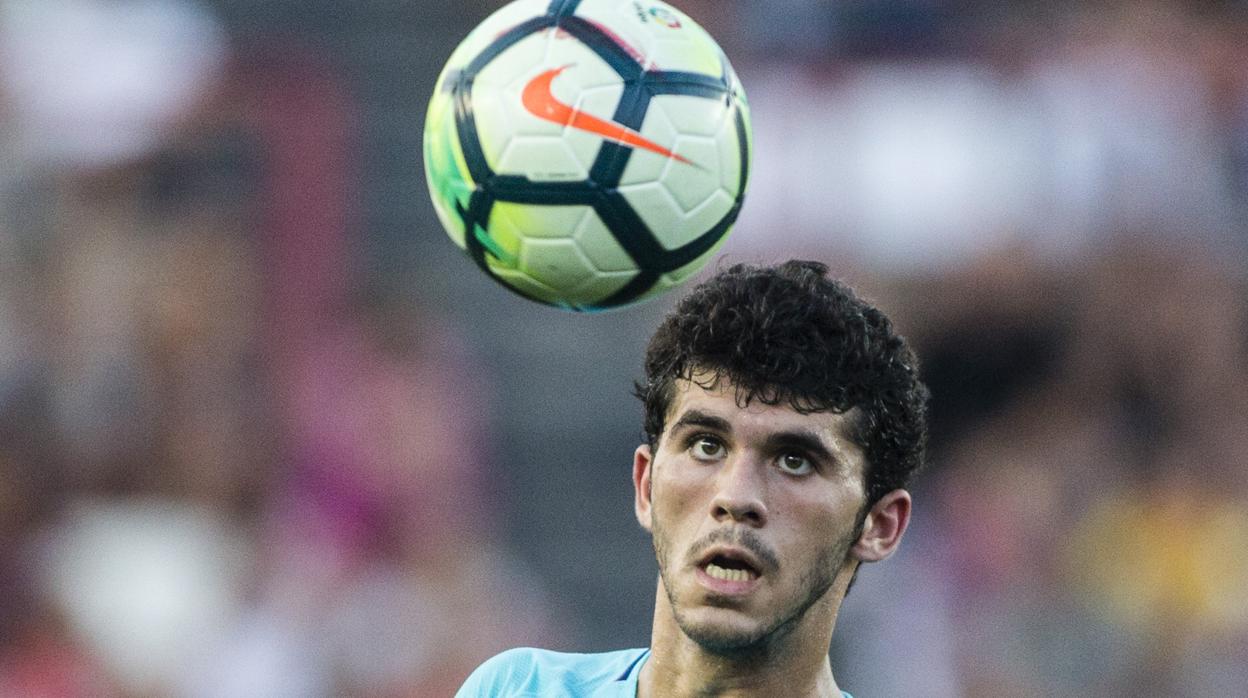 Carles Aleñá durante un partido con el primer equipo