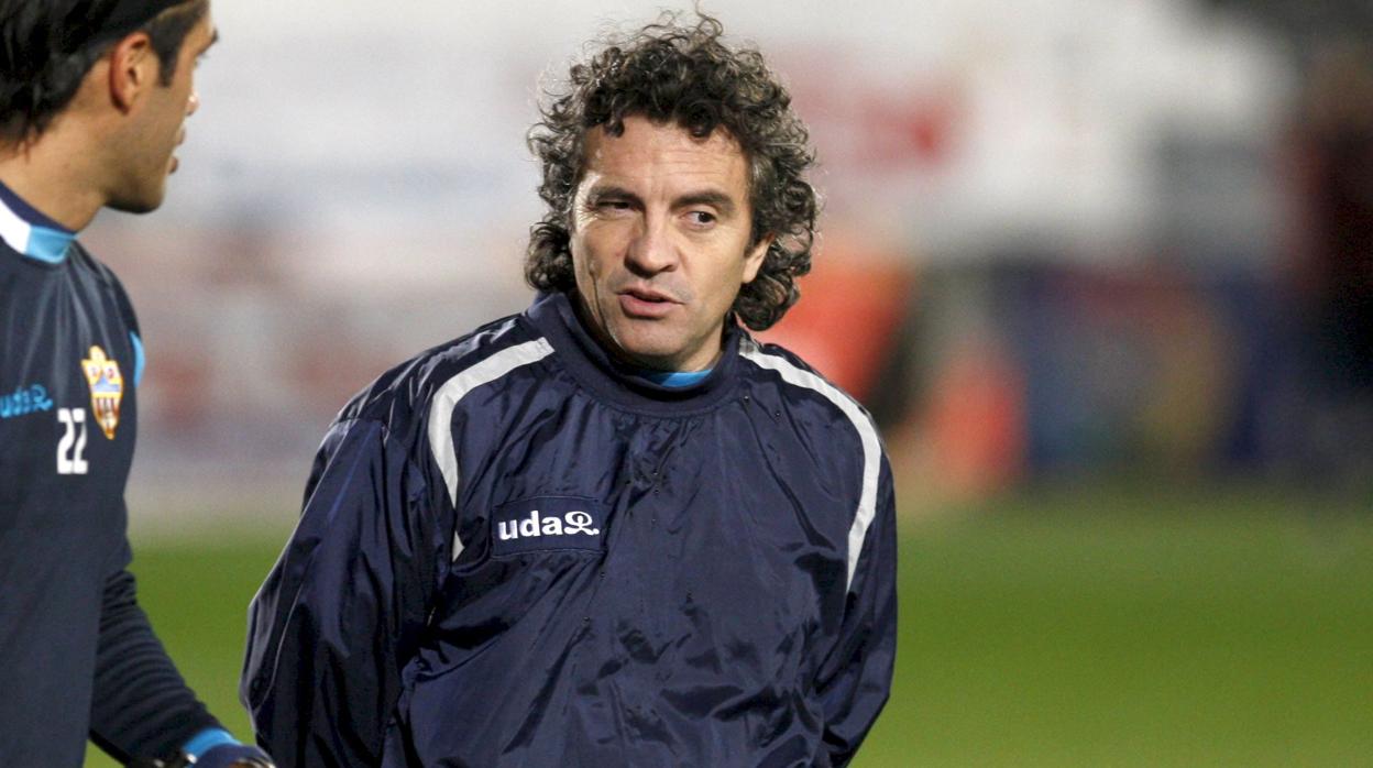 Lillo, en su etapa como entrenador del Almería