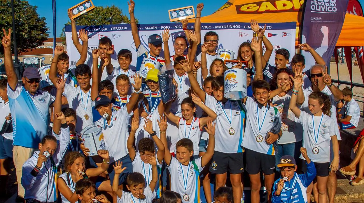 Olivico, Aldan y Naval copparon el podio de la Copa de Galicia de Kayak de Mar