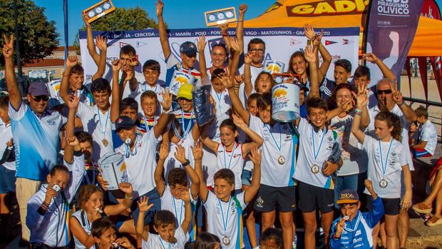 Olivico, Aldan y Naval copparon el podio de la Copa de Galicia de Kayak de Mar