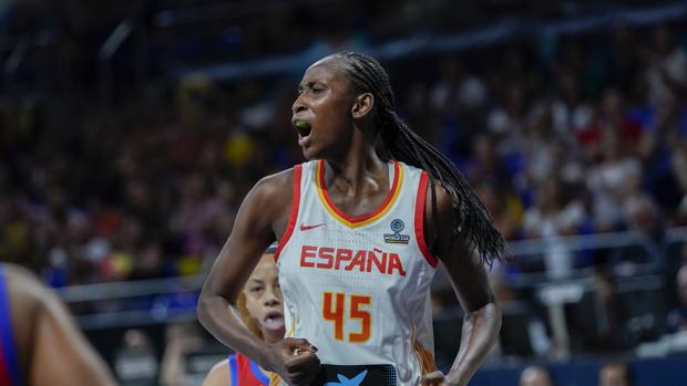 Astou Ndour, la estrella intermitente de España