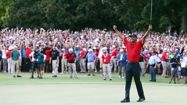 Tiger Woods vuelve a ganar un título más de cinco años después