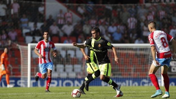 El calor condicionó el partido en el Anxo Carro