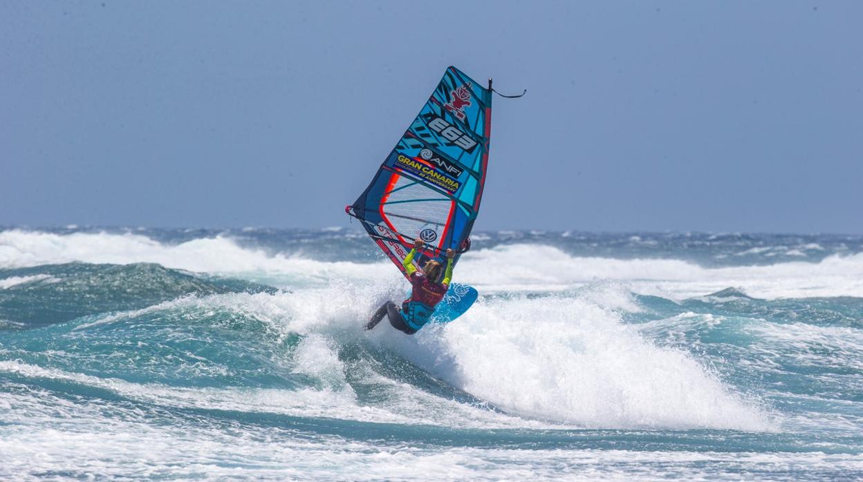 Iballa Ruano logra su quinto título mundial consecutivo de windsurf