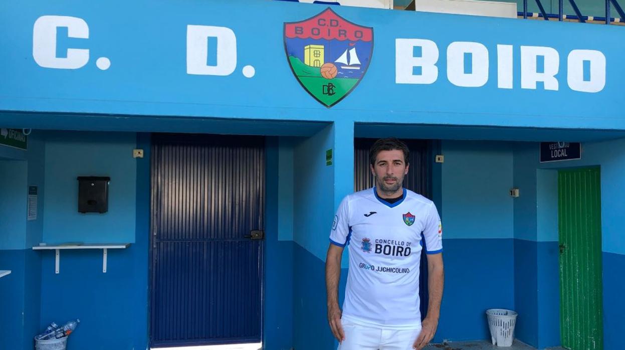 Changui, a las puertas de Barraña, el estadio del CD Boiro