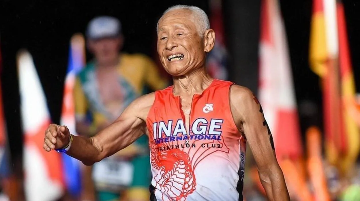 Hiromu Inada cruza la meta del Ironman de Hawái 2018