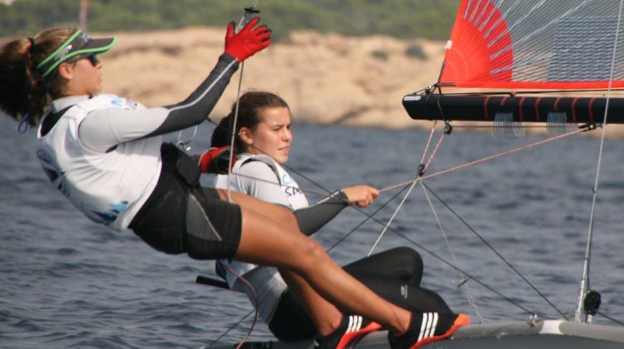 Alicia Fras y María González y Yoel Hernández y Paula Barrio, campeones de la Copa de España 29er