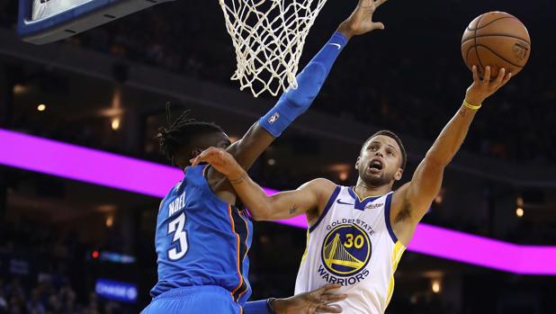 Victorias de Warriors y Celtics en el estreno de la NBA