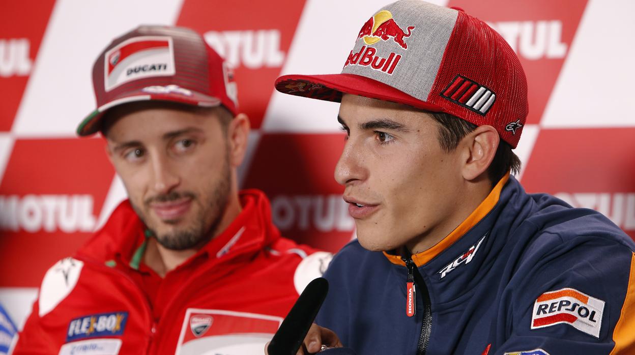 Márquez, con Dovizioso en la rueda de prensa