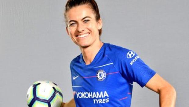 Una estrella de la selección inglesa femenina, amenazada de muerte