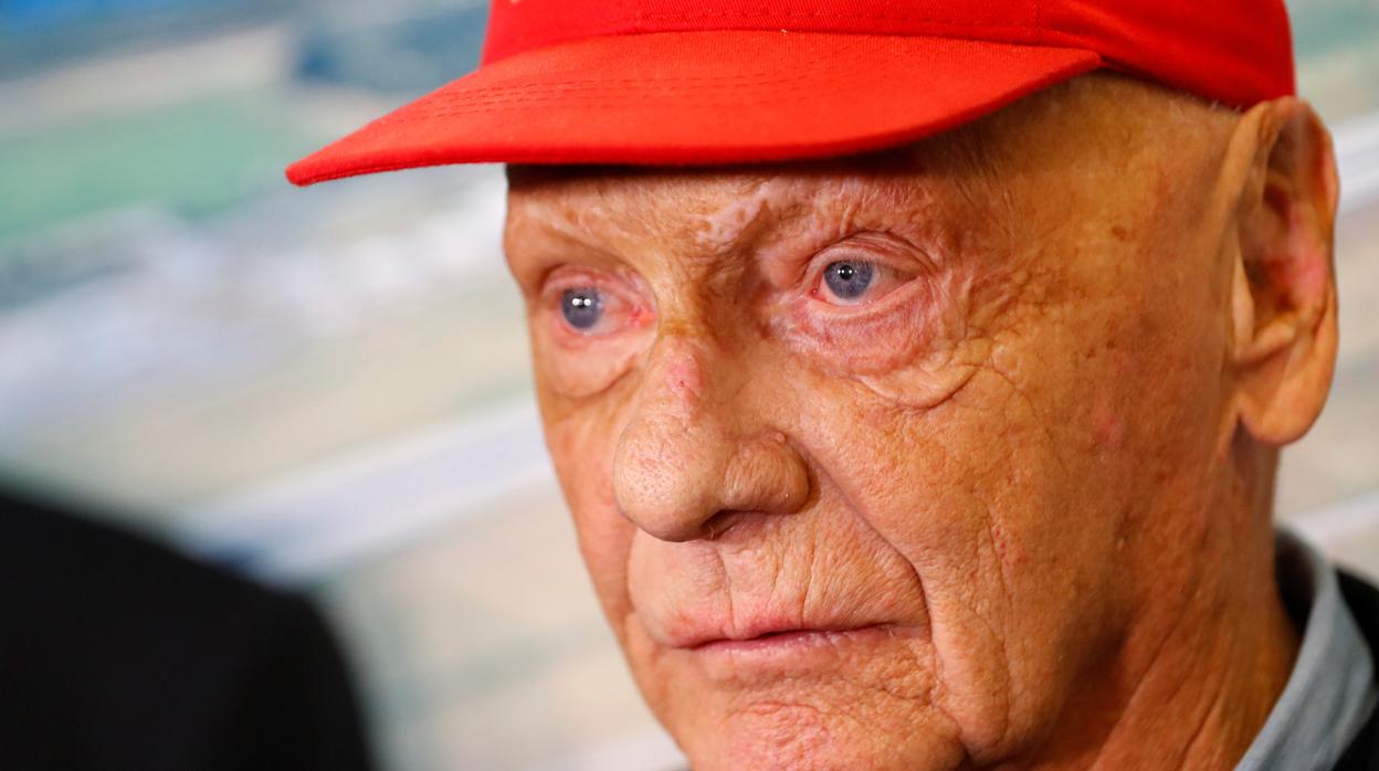 Niki Lauda deja por fin el hospital