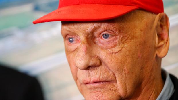 Niki Lauda deja por fin el hospital