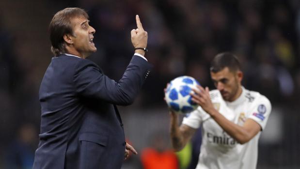 El vestuario protege a Lopetegui