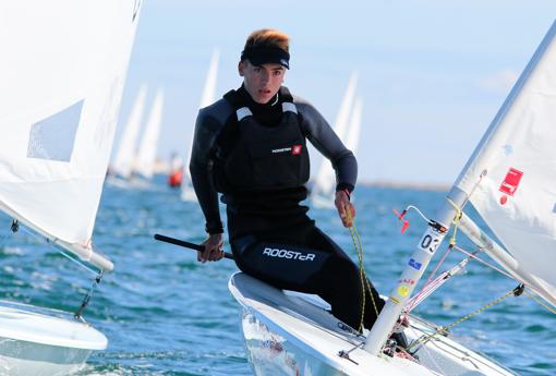 Marc Sampol se pone al frente del Campeonato de España de Laser 4.7 en Santiago de la Ribera