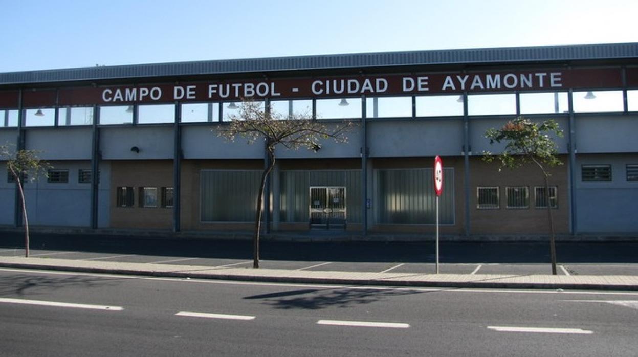 Fachada del campo de fútbol del Ayamonte CF