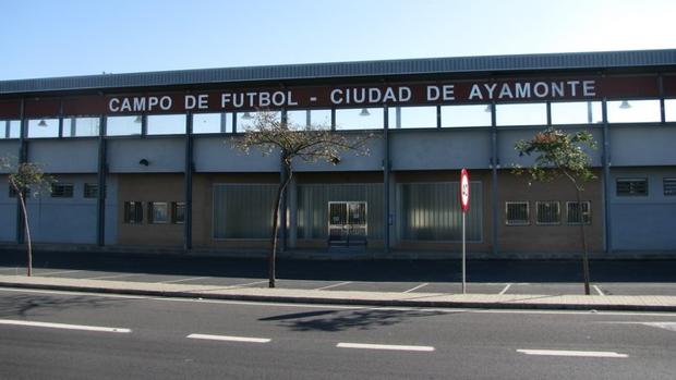 Sanción ejemplar a un futbolista del Ayamonte: 25 partidos de suspensión por agredir a un árbitro