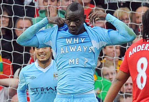 Balotelli se mofa de la derrota del Manchester United