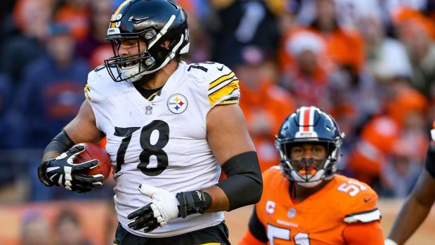 Alejandro Villanueva vuelve a asombrar a la NFL