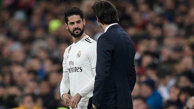 Isco responde a las críticas sobre su peso con una encuesta en redes sociales