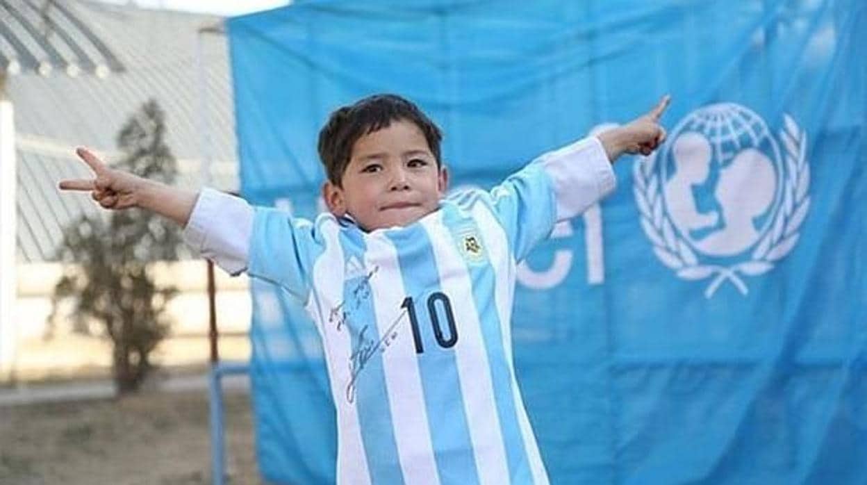 La guerra echa de casa al niño de la camiseta de Messi