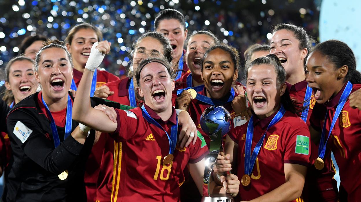 Las jugadoras de la selección española sub 17 celebran el Mundial