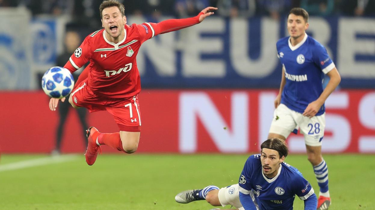 Schopf le da un triunfo agónico al Schalke