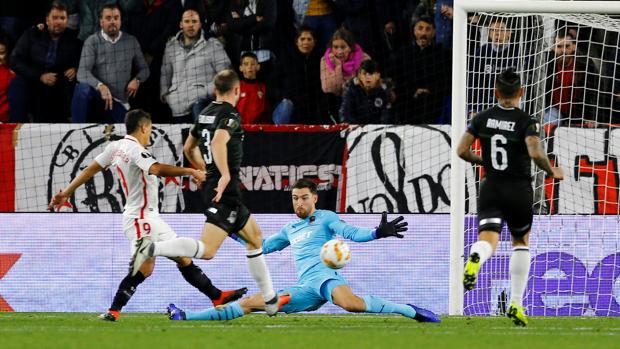 Exhibición de Ben Yedder que vale un liderato