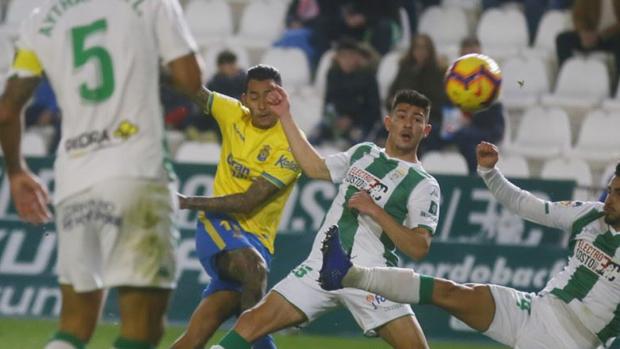 El Córdoba logra un triunfo revitalizador ante Las Palmas