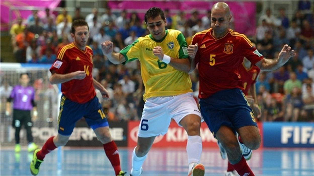 España y Brasil se enfrentaron en la final del Mundial de Tailandia de 2012