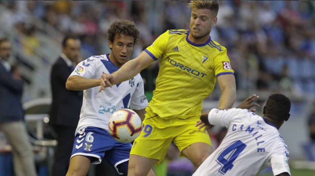 El Cádiz acecha los puestos de playoff