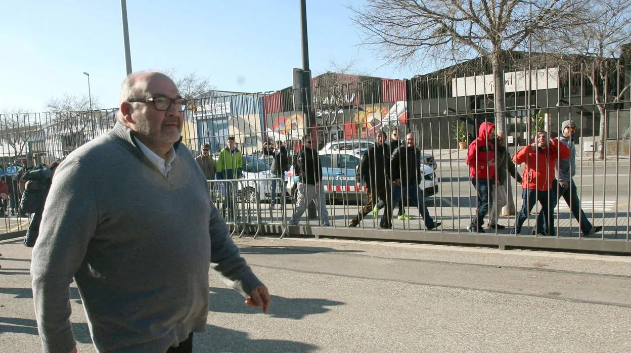 Joan Oliver, máximo accionista del Reus, increpado por la afición del club tarraconense