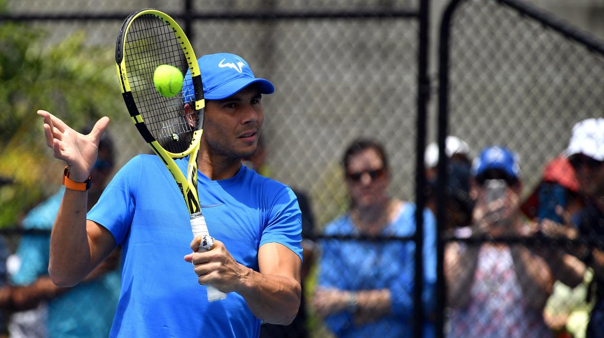 Nadal, durante un entrenamiento en Brisbane