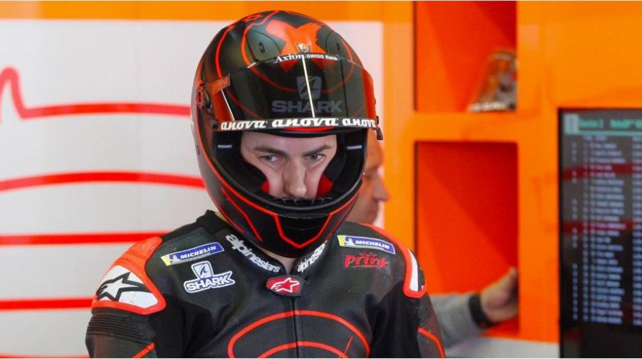 Jorge Lorenzo se rompe el escafoides y es operado a dos días de su presentación con Honda