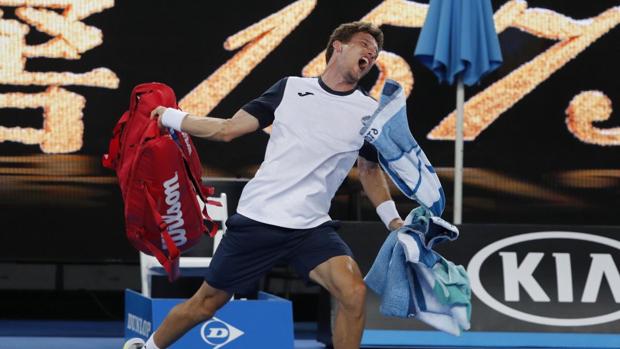 Graves insultos de Carreño al árbitro por un punto polémico en el super tie break