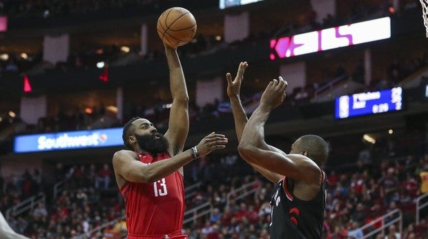 James Harden supera la racha anotadora de Michael Jordan