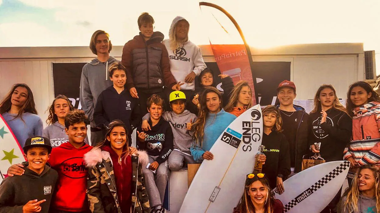 El Barrosa Skull Groms repartió los primeros 1000 puntos del Fesurfing Junior Series 2019