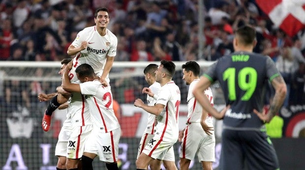 Un triplete de Ben Yedder desatasca al Sevilla