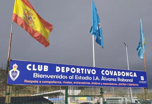 Mensaje en la puerta del estadio Álvarez Rabanal