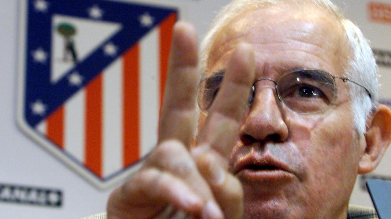 Luis Aragonés, durante su etapa en el banquillo del Atlético