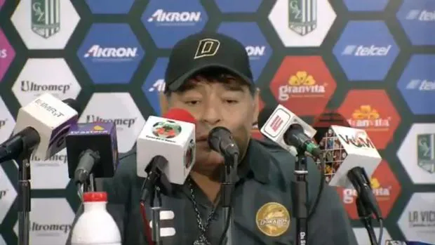 Maradona arremete contra la FIFA: «Nos tenían en una habitación como perritos»