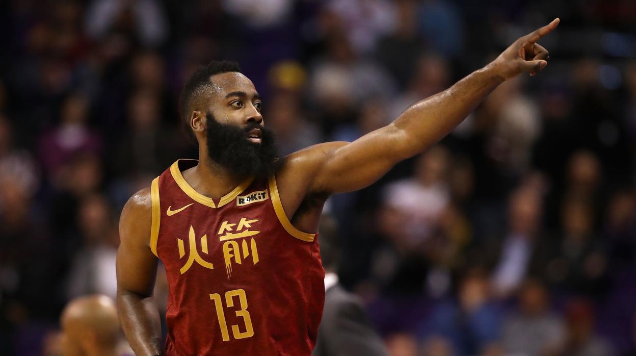 Harden sigue de fiesta con otros 44 puntos