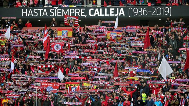 Emotivo homenaje a Isacio Calleja en el Metropolitano