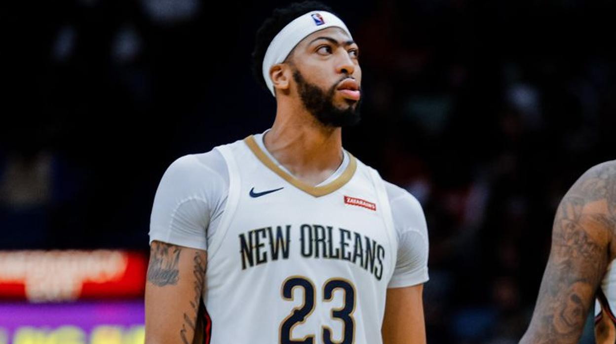 Anthony Davis, abucheado ante los rumores de su traspaso