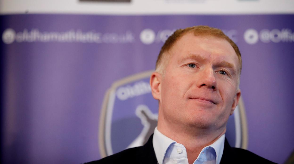 Paul Scholes debuta como entrenador